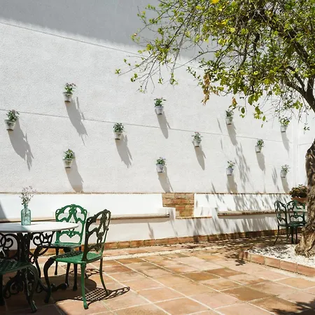 Crisol Jardines De Кордова